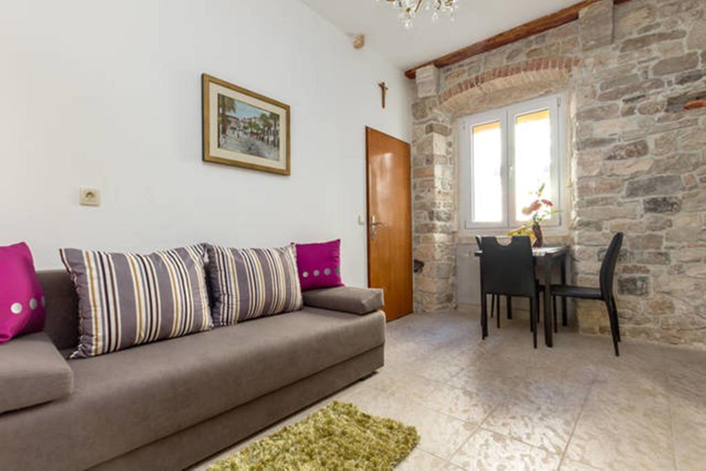 Apartments Emperor Oasis Сплит Экстерьер фото