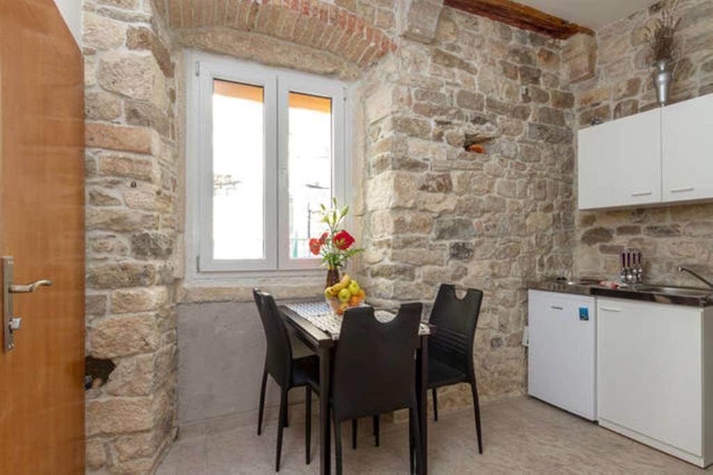 Apartments Emperor Oasis Сплит Экстерьер фото