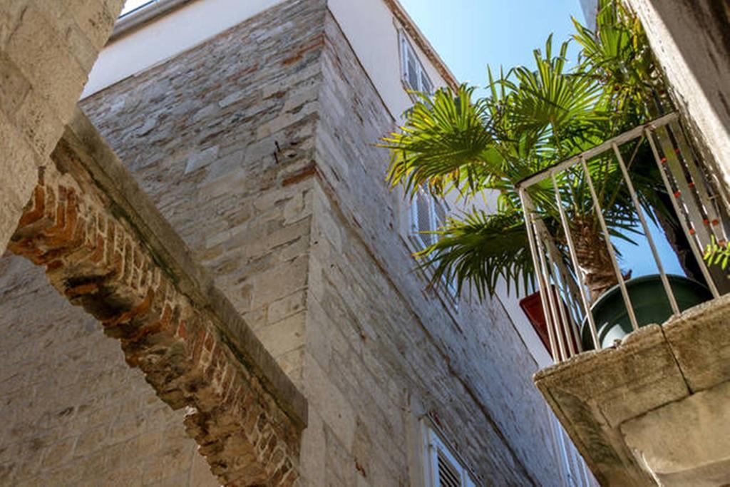 Apartments Emperor Oasis Сплит Экстерьер фото